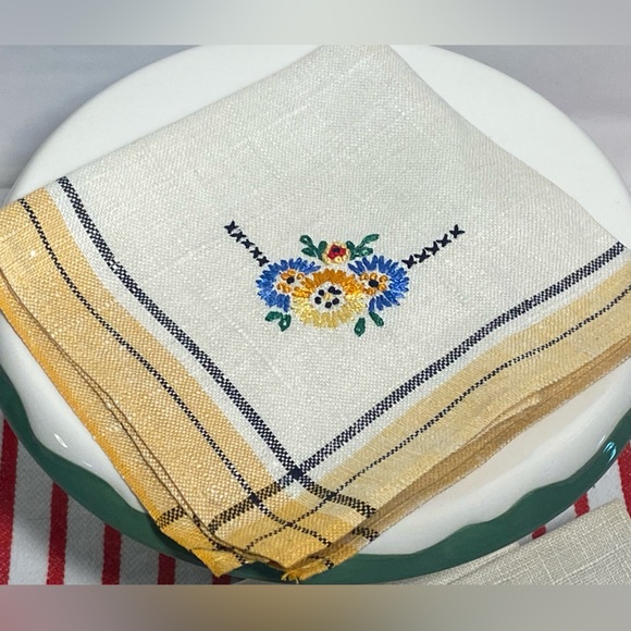 VINTAGE Hand Embroidered Cocktail Napkins Set of 4 - Picture 2 of 5